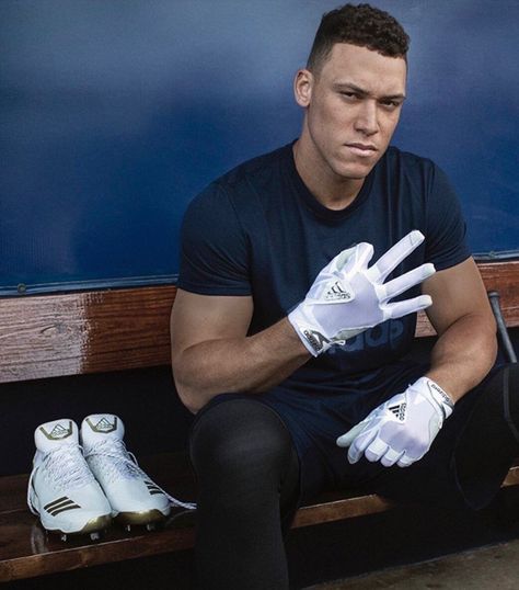 Aaron Judge Cool Wallpaper: Elevate Your Screen! Aaron Judge Hot, Real Delulu, Baseball Images, Here Comes The Judge, Baseball Men, Juan Soto, Adidas Sl 72, Best Wallpaper Hd, Aaron Judge