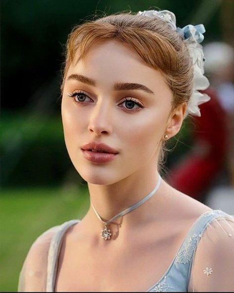 Bridgertons Makeup, Victorian Style Makeup, Bridgeton Makeup Looks, Daphne Bridgerton Makeup, Period Drama Makeup, Phoebe Dynevor Makeup, Bridgerton Makeup Inspiration, Bridgeton Makeup, Royal Makeup Looks