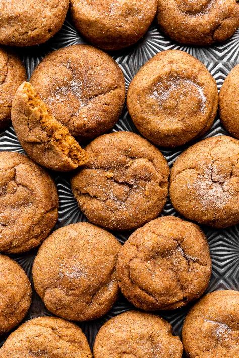 Combining the spice flavors of pumpkin pie and the softness and cinnamon sugar coating of snickerdoodles, these pumpkin snickerdoodles are the ultimate mash-up of two classic desserts. Spiced and flavor, soft and chewy, they're a hit every fall season. Recipe on sallysbakingaddiction.com Pumpkin Snickerdoodle Cookie Recipe, Pumpkin Spice Cookie Recipe, Snickerdoodles Recipe, Spice Sugar Cookies, Pumpkin Pie Spice Recipe, Fall Cookie Recipes, Pie Spice Recipe, Pumpkin Snickerdoodles, Pumpkin Cookie Recipe