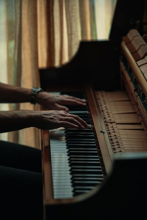 Piano Hands Aesthetic, Man Playing Piano Aesthetic, Piano Man Aesthetic, Guy Playing Piano Aesthetic, Men Playing Piano, Guy Playing Piano, Twisted Emotions Cora Reilly, Playing Piano Aesthetic, Man Playing Piano