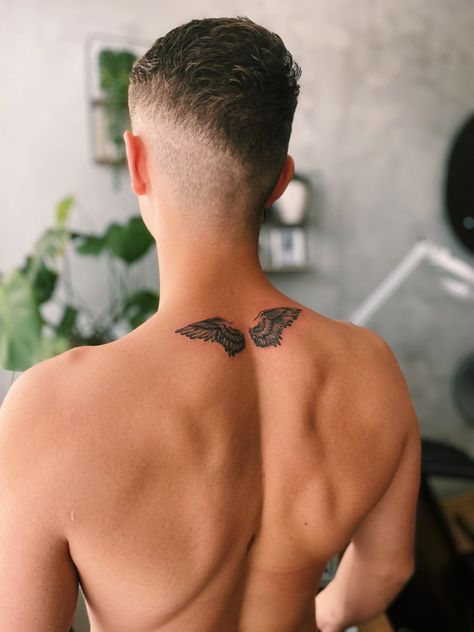 Falcon Tattoo, Wing Tattoos On Back, Wing Tattoo Men, Small Back Tattoos, Small Neck Tattoos, Small Chest Tattoos, Beauty Tattoo, Forearm Band Tattoos, Wing Tattoo Designs