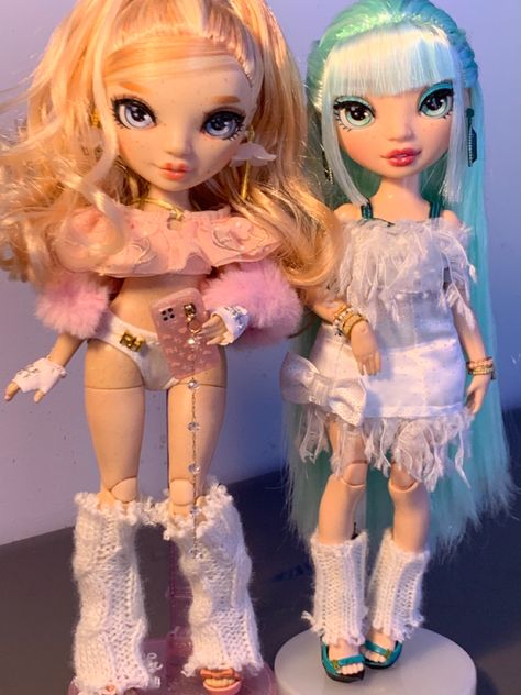 Custom Rainbow High Dolls, Rainbow High Dolls Restyle, Rainbow High Restyle, Rainbow High Custom, Doll Restyle, Rainbow High Dolls, Rainbow Dolls, Rock And Roll Girl, Walpaper Hello Kitty