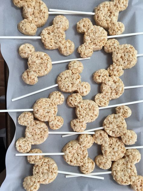 Mickey Mouse Rice Krispie Treats More Mickey Sweets Table, Mickey Rice Krispie Treats, Mickey Mouse 2nd Birthday Decorations, Mickey Mouse Baseball Party, Mickey Baseball Party, Disney Rice Krispy Treats, Mickey Mouse Rice Krispie Treats, Γενέθλια Mickey Mouse, Mickey First Birthday