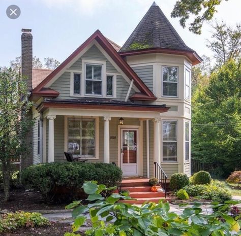 Craftsman home with turret Small Victorian House, Turret House, Granny Pods, Victorian Homes Exterior, Storybook Homes, Victorian Style Homes, Tower House, Victorian Cottage, This Old House