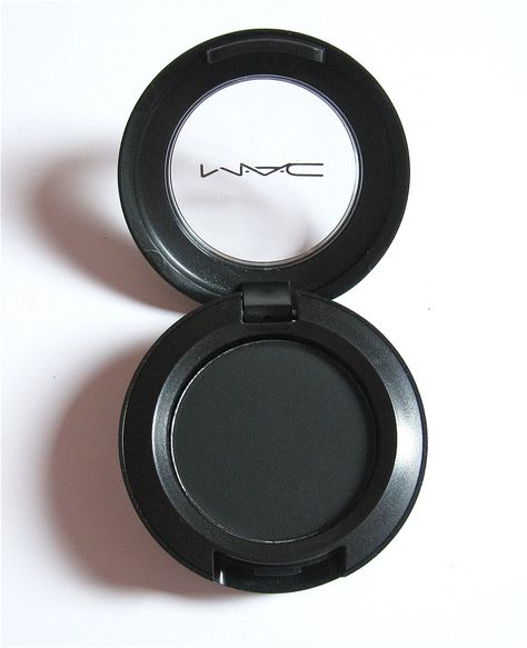 Best matte black eye shadow- MAC's Carbon. I go over my eye liner with this for an intense smoky look. Nails Black Matte, Eyeliner Smokey, Eyeshadow Basics, Black Eyeshadow, Makeup Guide, Mac Eyeshadow, Ideas Nails, Nails Black, Trendy Nail Design