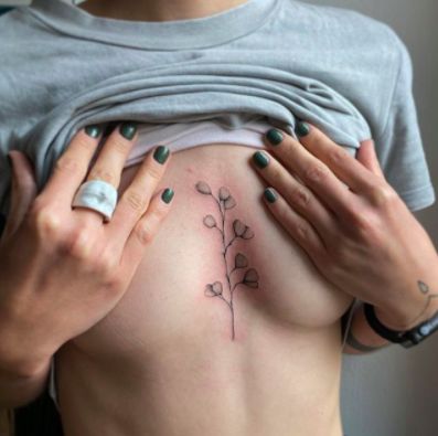 Tattoos Between The Breast, Tattoo Ideas Between Breast, In Between Breast Tattoo, Tattoos Between Breast, Tattoo Between Breast, Black Color Hairstyles, Idea Tattoo, Hairstyles Black Hair, Color Hairstyles