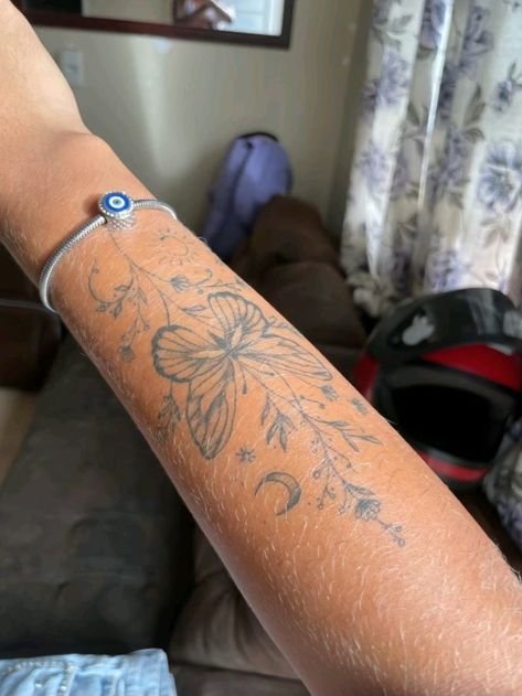 Arm Tattoos Feminine, Dainty Womens Tattoos, Tattoo Forearm Women, Tattoo Inner Forearm, Flower Tattoo Forearm, Warrior Tattoo Sleeve, Half Sleeve Tattoos Forearm, Forearm Flower Tattoo, Cute Simple Tattoos