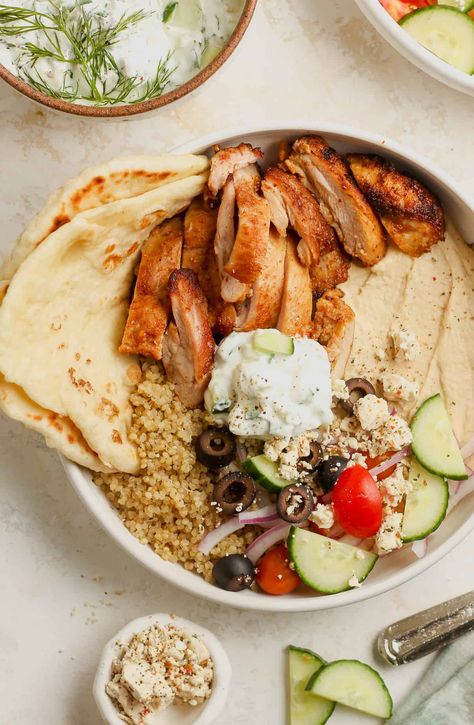 Chicken Hummus Pita, Hummus And Chicken, Hummus Quinoa Bowl, Hummus Ideas Meals, Chicken And Hummus Recipes, Mediterranean Hummus Bowl, Recipes With Hummus Dinner, Hummus Bowl Recipes, Meals With Hummus