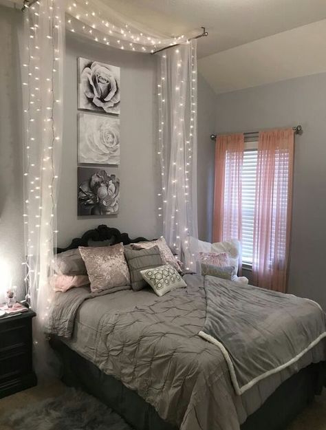 25 Fun and Easy Weekend Projects to Transform Your Teen's Bedroom - Raising Teens Today Reka Bentuk Bilik Tidur, Decor Shelves, Kids Canopy, Teenage Room, Bedrooms Decor, Diy Apartment Decor, Cute Bedroom Ideas, Girl Bedroom Designs, Teen Room Decor