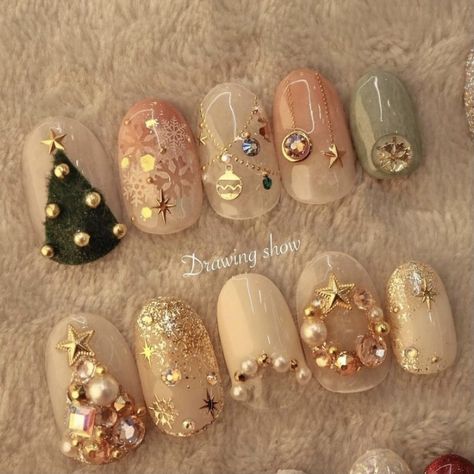 Nail Noel, Fancy Nail Art, Xmas Nail Art, Asian Nails, Hello Nails, Vintage Nails, Pretty Aesthetic, Fancy Nails Designs, Christmas Gel Nails