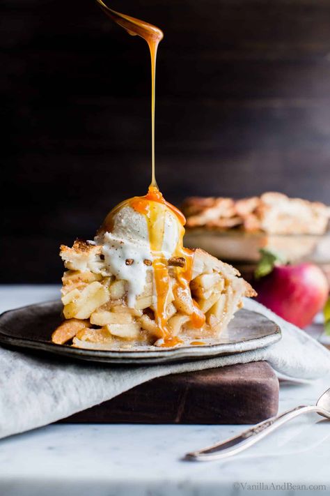 Apple Pie – gluten free   vegan Apple Pie Food Photography, Apple Pie Simple, Pie Photography, Gluten Free Apple Pie, Vegan Apple Pie, Healty Dinner, Vegan Thanksgiving Recipes, Homemade Apple Pies, Vegan Thanksgiving