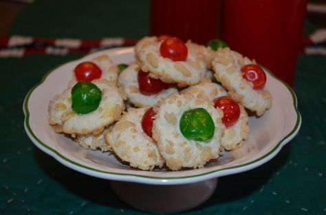 Candied Cherries, Easy Candy Recipes, Life Notes, Cherry Cookies, Thanksgiving Recipes Side Dishes, Cherry Candy, Almond Flavor, Cookie Tray, How To Make Cheese