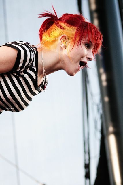 Red And Yellow Hair, Hair Styles Lines, Yellow Hair Dye, Hayley Wiliams, Haley Williams, I Can't Sleep, Hayley Paramore, Fire Hair, Paramore Hayley Williams