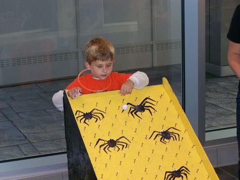 halloween ping pong plinko Halloween Plinko Board Diy, Halloween Plinko Board, Juegos Halloween, Halloween Carnival Games, Homeroom Mom, Plinko Board, Plinko Game, Haunted Carnival, Entertaining Kids