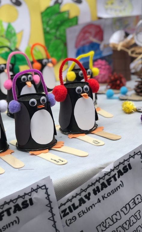 Penguin Painting For Kids, Winter Childrens Crafts, Penguin Art And Craft, Winter Penguin Craft, Penguin Kids Craft, Paper Cups Crafts For Kids, Elementary Winter Crafts, Antarctica Crafts For Kids, Winter Activities For Kids Preschool