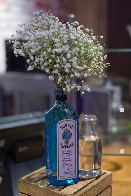 Wedding Flowers Blue Gin, Bottle Centerpieces, Gin Bottle, Wedding Colours, Gin Bottles, Table Names, Wedding Hairstyles Updo, Party Centerpieces, Hair Updo