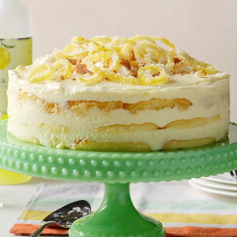 Lemoncello Tiramisu, Lemoncello Dessert, Spring Cakes Recipes, Limoncello Tiramisu, Traditional Easter Desserts, Ice Box Cake, Easter Cake Recipes, Chocolate Torte, Roasted Strawberries