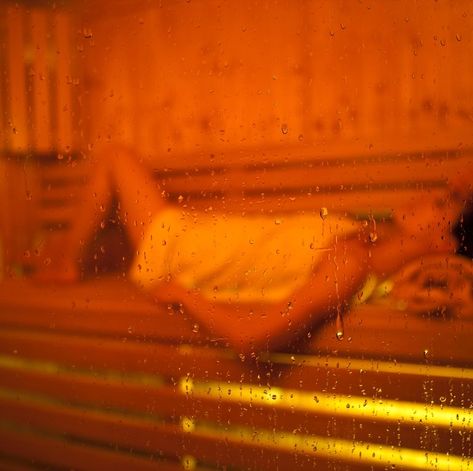 Girl in Sauna Sauna Health Benefits, Sauna Benefits, Moist Heat, Sauna Room, All Of The Lights, Integrative Health, Water Weight, Hard Workout, Infrared Sauna