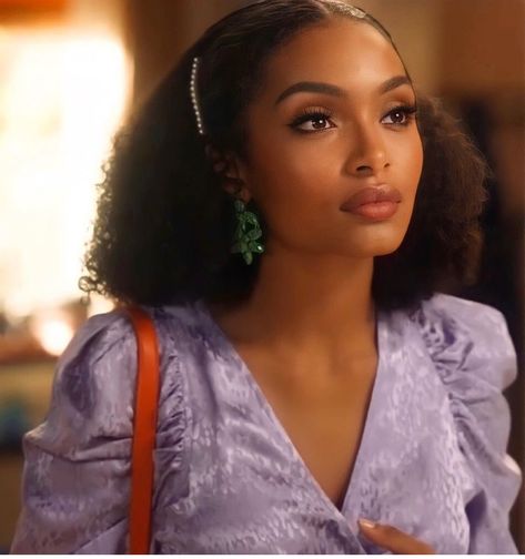 Grownish Hairstyles, Yara Shahidi Hairstyles, Yara Shahidi, Kpop Hair, Hairdos For Curly Hair, Natural Curls Hairstyles, Natural Hair Tips, 4c Hairstyles, Elegant Hairstyles