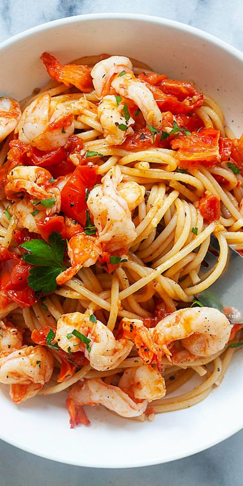 Italian Shrimp Pasta, Italian Shrimp, Pasta With Shrimp, Shrimp Paste, Shrimp Recipes Easy, Homemade Tomato Sauce, Shrimp Pasta Recipes, Shrimp Dishes, Shrimp Pasta