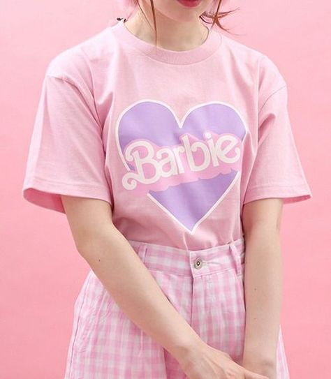 Barbie Print, Dolls Aesthetic, Barbie Shirt, 80s Party Outfits, Doll Party, Pastel Outfit, Pastel Fashion, Black Doll, Grunge Goth