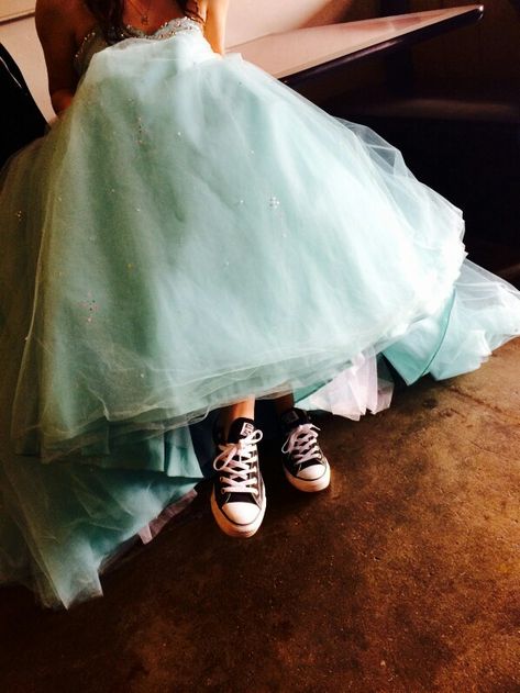 My dress with converse! Prom Dresses With Converse, Dresses With Converse, Converse Prom, Converse With Dress, Chloe Carter, Cool Converse, Dress With Converse, Converse Aesthetic, Yellow Converse