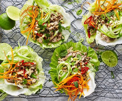 Pork larb Pork Larb, Larb Recipe, Carrot Spice Cake, Spicy Salad, Cheesecake Recipes Classic, Pork Salad, Quick Dishes, One Dish Dinners, Cream Cheese Recipes