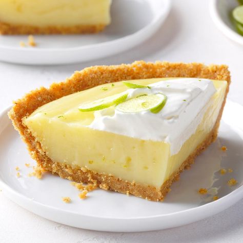 Our Test Kitchen created this refreshing mini pie with a homemade crumb crust and a pudding-like lime filling. If you can’t find key lime juice, regular lime juice works just fine. Key Lime Recipes, Sugar Cream Pie, Key Lime Pie Easy, Key Lime Pie Recipe, Homemade Graham Cracker Crust, Lime Desserts, Lime Pie Recipe, Keylime Pie Recipe, Homemade Graham Crackers