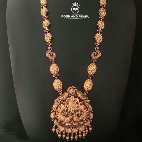 Antique Long Haram Designs, Nakshi Jewellery, Plain Necklace, Indian Gold Necklace Designs, Latest Indian Jewellery, Wedding Jewellery Designs, Haram Designs, Gold Necklace Wedding, Short Necklaces