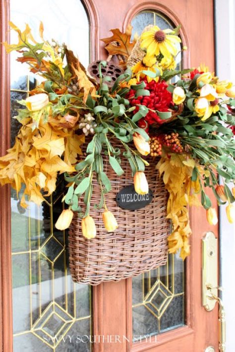 It’s Fall Y’all! – Everyday Living Fall Front Door Decor, Moldes Halloween, Welcome Basket, Basket Wreath, Fall Door Decorations, Fall Front Door, Fall Deco, Fall Door, Fall Front