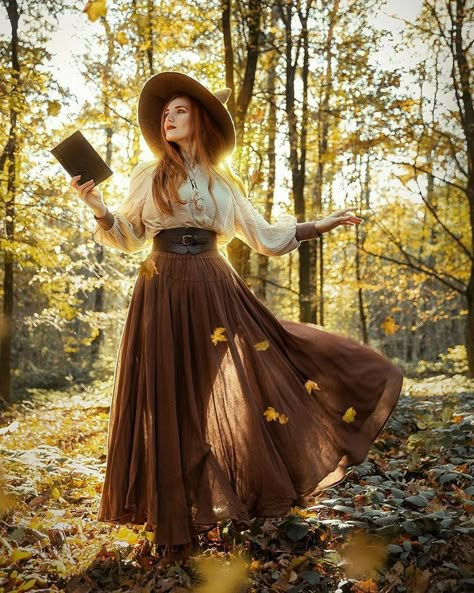 Cottagecore Witch Outfit, Witchy Fall Outfits, Witch Aesthetic Fashion, Witch Aesthetic Outfit, Witchy Fall, Witchy Cottagecore, Witchy Outfits, Witch Style, Autumn Witch