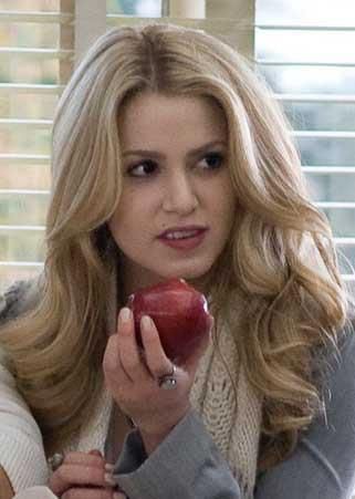 Rosalie Hale en crepúsculo :) <3 Rosalie Hale, Nikki Reed, Kristen Stewart