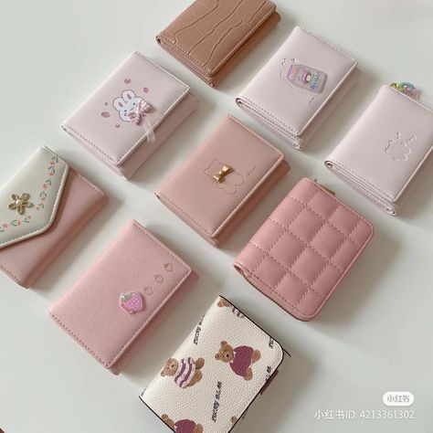 Cute Wallet Aesthetic, Wallets Aesthetic, Aesthetic Wallet, Wallet Aesthetic, Leather Wallet Design, Wallets For Girls, Stylish School Bags, Cute Wallet, Simple Wallet