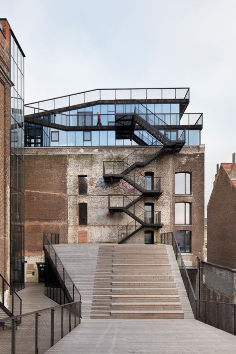 BOGDAN & VAN BROECK Old Building Renovation Architecture, Deconstructive Architecture Buildings, Under The Bridge Architecture, Bridge Between Buildings Architecture, Bridges Connecting Buildings, Small And Medium Enterprises, Adaptive Reuse, Mies Van Der Rohe, Roof Terrace