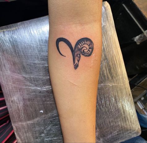 Aries Tattoo Ideas Unique Black Women, Aries Face Tattoo, Aries Tattoo Black Women, Aries Tattoo For Women, Om Lotus Tattoo, Hippie Tattoos, T N, Aries Ram Tattoo, Octopus Tattoo Sleeve