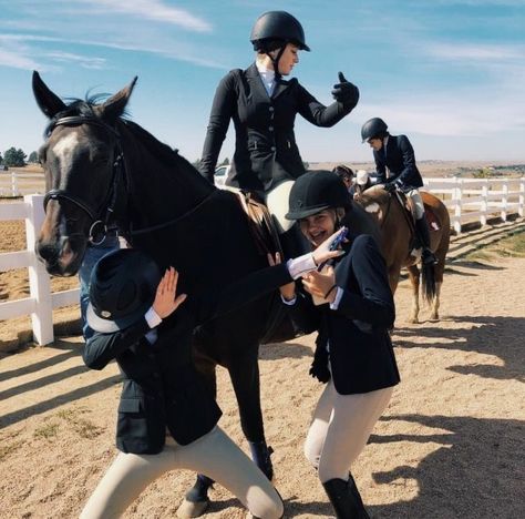 Hunter Jumper Aesthetic, Horseback Riding Aesthetic, Horsey Life, Horse Riding Aesthetic, Horse Riding Outfit, Equestrian Aesthetic, Cute Horse Pictures, Equestrian Girls, Horse Aesthetic