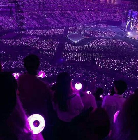 Bts has the biggest fandom ARMY 💜 MY dream destination bts concert! Ocean Wallpapers, Bts Purple, Purple Ocean, Ocean Backgrounds, Bts Concert, My Dream, Bts Army, Wallpapers, Bts