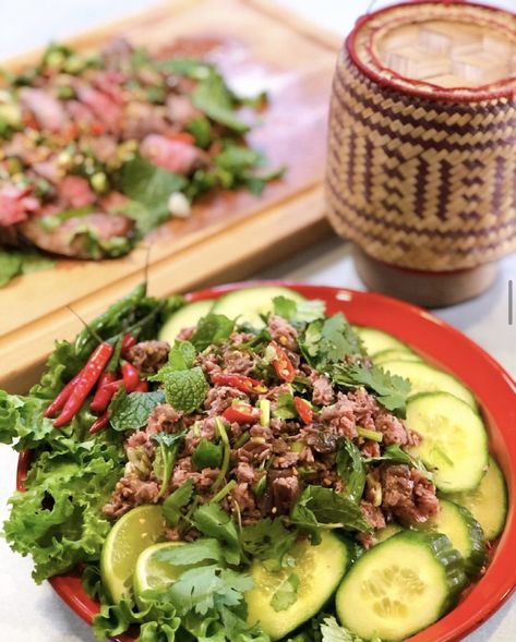 New York Strip Steak, New York Strip, Laos Food, Green Lettuce, Vietnam Food, Foreign Food, Food Lab, Asian Foods, Strip Steak