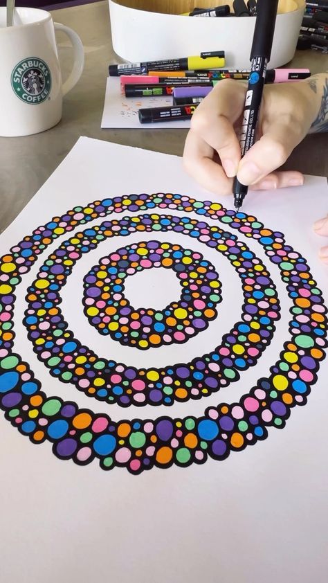 Instagram Colorful Zentangle, Pen Art Doodle, Zentangle Examples, Colored Pencil Artwork Ideas, Doodle Mandala, Markers Drawing Ideas, Colorful Bubbles, Zen Doodle Patterns, Abstract Coloring Pages