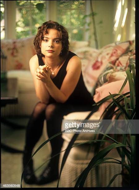 Kimberly Williams Paisley 90s, Kimberly Paisley, Kimberly Williams Paisley, Kimberly Williams, Abc Photo, Fun World, Digital Asset Management, Celebrity Beauty, Editorial News