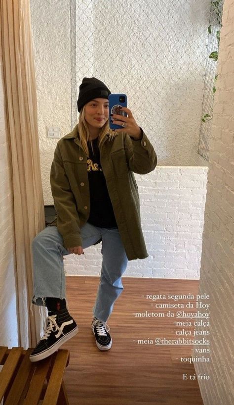 Skate Outfits Women, Zoo Outfit Winter, Winter Tomboy Outfits, Fall Tomboy Outfits, Sk8 Hi Outfit, Estilo Vans, Zoo Outfit, Cold Fashion, Europe Fashion