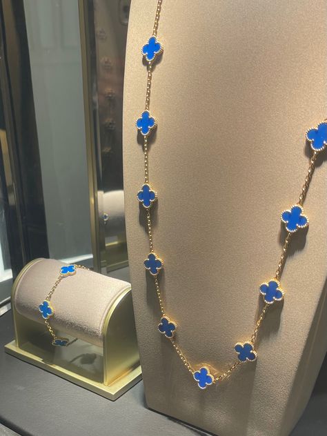 Van Cleef Arpels Blue Necklace, Van Klif Necklace, Blue Van Cleef Necklace, Blue Van Cleef Bracelet, Van Cleef Set, Blue Van Cleef, Van Cleef Aesthetic, Van Cleef Arpels Necklace, Van Clef