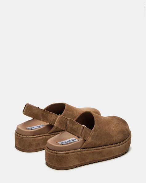 MELLOW Cognac Suede Slingback Platform Clog | Women's Flats – Steve Madden Platform Clogs, Shoe Inspo, Fall Fits, Women's Flats, Crazy Shoes, Womens Clogs, Shoe Obsession, Shoe Game, Cute Shoes