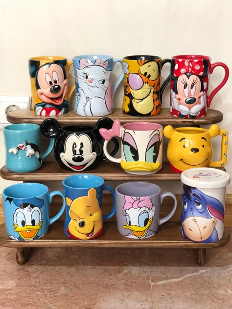 Disney Cups Mugs, Disney Mugs Collection, Disney Coffee, ليلو وستيتش, Disney Coffee Mugs, Disney Mug, Disney Cups, Mug Display, Disney Mugs