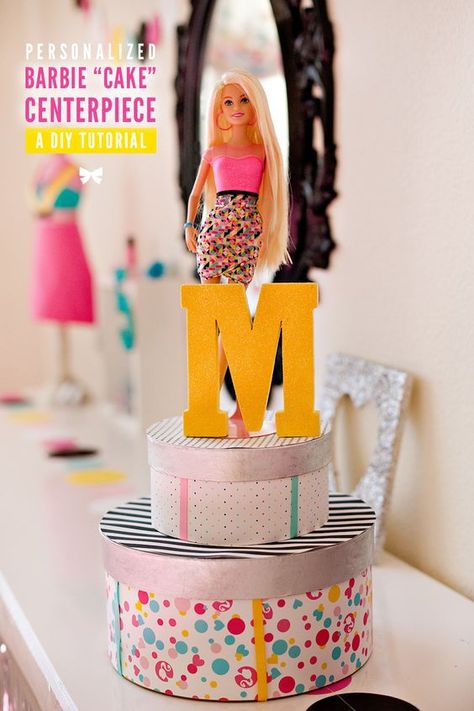 Barbie Centerpieces, Favor Bags Diy, Barbie Dress Cake, Barbie Party Supplies, Barbie Pool, Barbie Bday, Diy Tea Party, Modern Barbie, Barbie Party Decorations