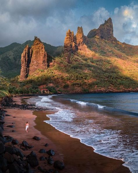 Nuku Hiva, Marquesas Islands, Cast A Spell, Vacation Photos, French Polynesia, Tropical Vacation, South Pacific, Tropical Vibes, Archipelago