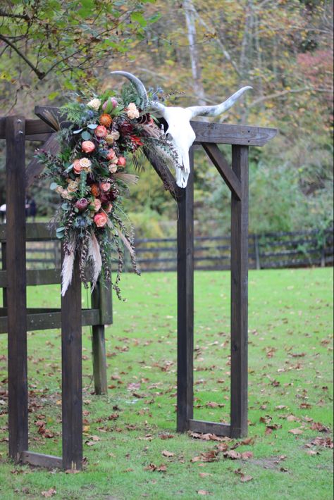 We are in LOVE with this arbor! All the fall colors are a dream! @thestablesatstrawberrycreek #wedding #weddingideas #ceremony #weddingdecor #westernweddings #rustic #rusticweddingideas #fallweddingideas #fallweddings Arbors For Weddings, Wedding Arbor Ideas, Arbor Ideas, Wedding Arbors, Wedding Arbor, Wedding Arbour, Tennessee Wedding, Dollar Tree Diy Crafts, Western Wedding