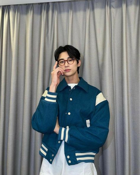 Byeon Woo Seok, Korean Male Actors, April 27, Strong Girls, Kdrama Actors, Korean Celebrities, Cha Eun Woo, Cute Celebrities, Korean Men