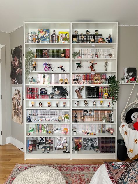 Nerdy Bookshelf, Anime Wall Decor Ideas, Manga Room Ideas, Book Shelf Decorating Ideas Display, Manga Bookshelf Ideas, Manga Room Aesthetic, Anime Room Design, Manga Shelf Ideas, Anime Shelves