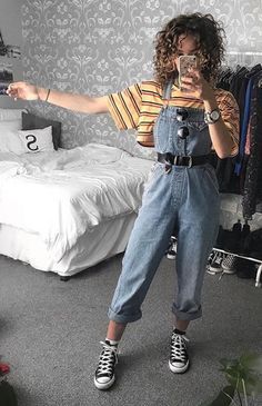 Look del día: outfits de los 80 | Pinterest Casual 80s Outfits, 80s Girl Fashion, Retro Outfits 80s Style, Sophie Seddon, 80’s Outfits, 80s Inspired Outfits, Aesthetic 80s, Look 80s, Outfits Primavera